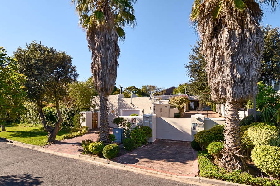 5 Bedroom Property for Sale in Constantia Western Cape